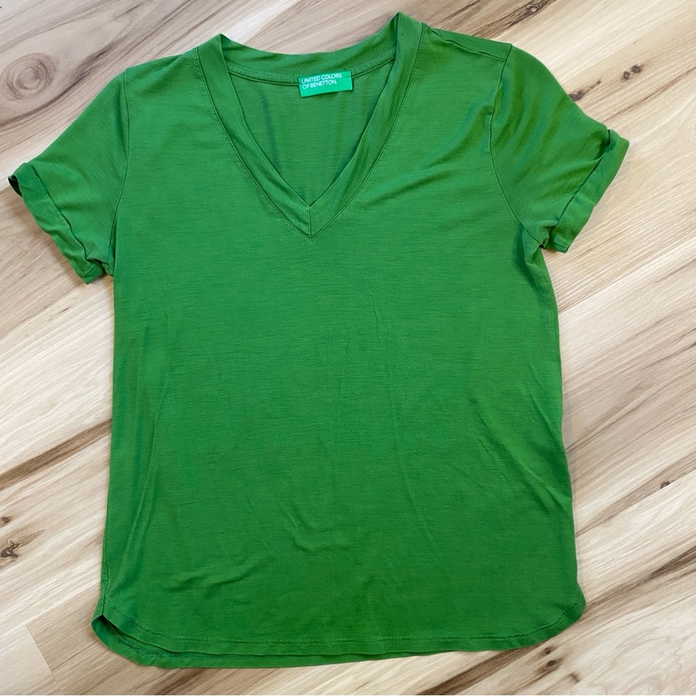 United Colors of Benetton Womens V-Neck T-Shirt Green Short‎ Sleeve Size XS/ECH